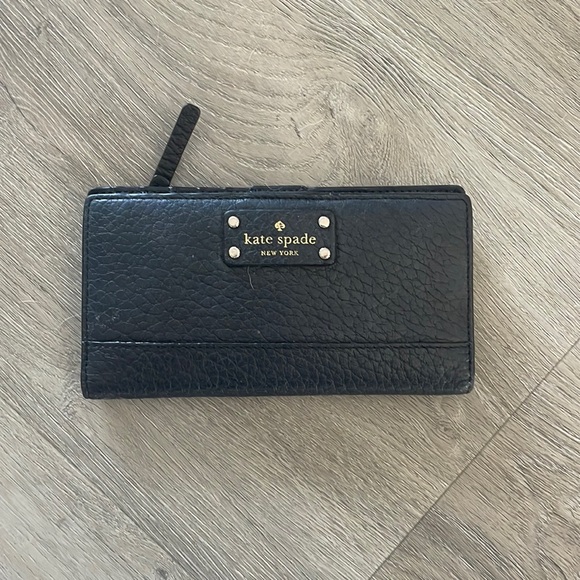 Kate Spade Wallet - Picture 1 of 3